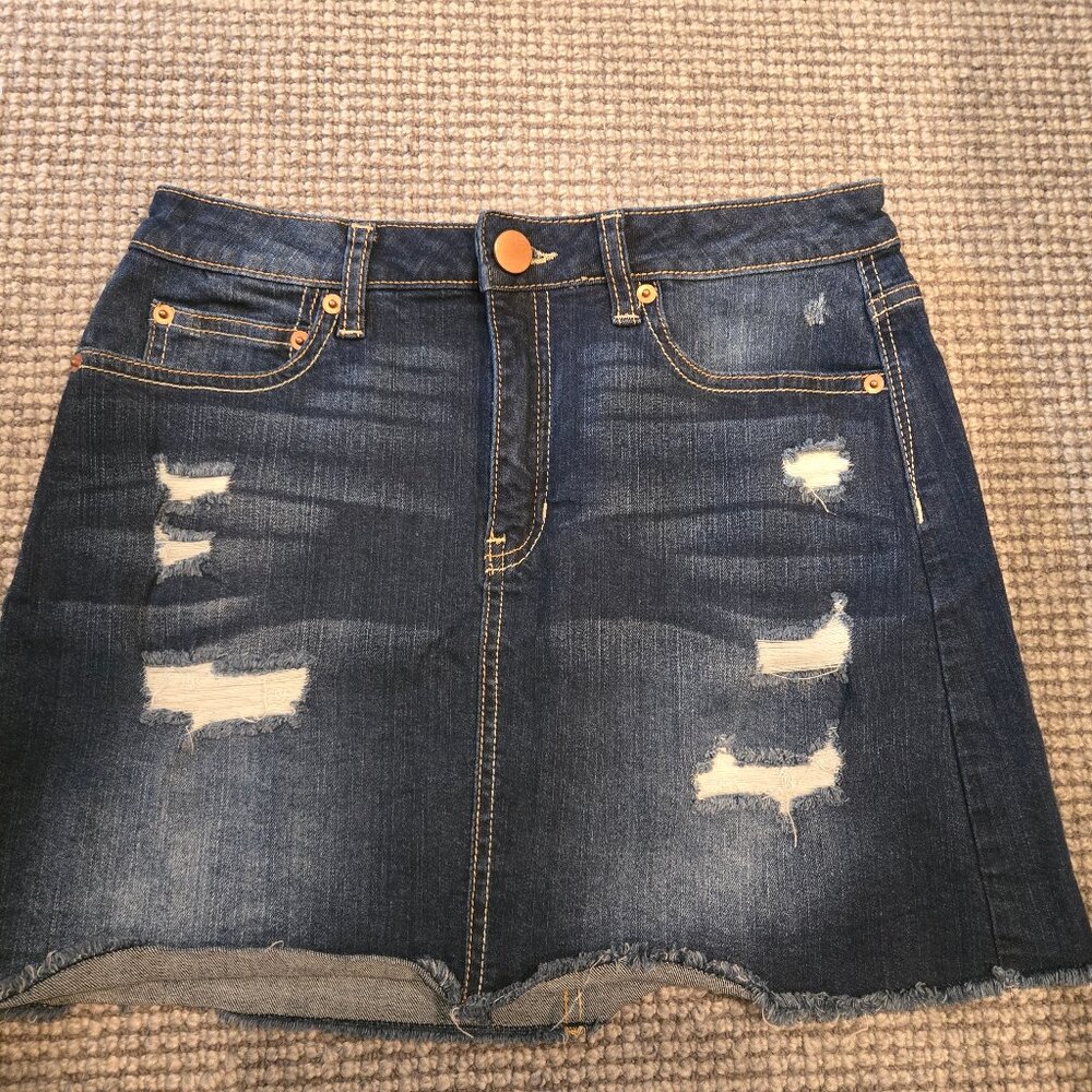 No Boundaries Size 11 Blue jean distressed mid rise Mini skirt